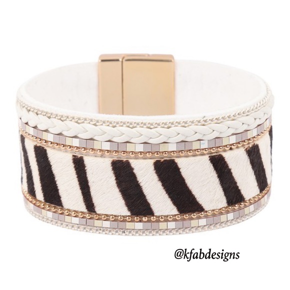 LAST! Animal Print Faux Fur and Leather Gold Tone magnetic lock bracelet - Picture 2 of 5